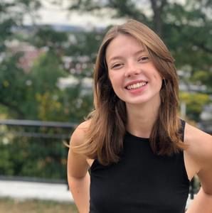 Meet your Posher, Crystal